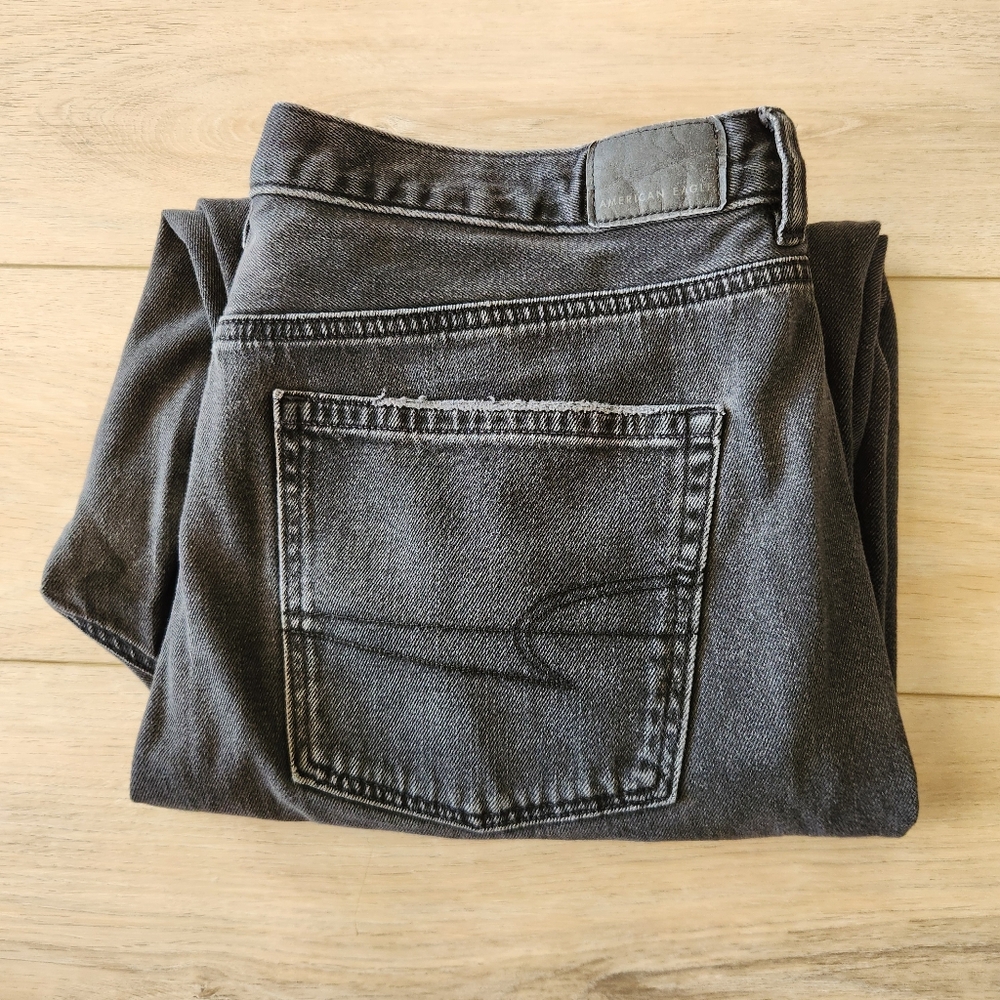 American Eagle Relaxed Mom Jean Womens Size 16 Long Faded Black Denim Destroyed - Picture 8 of 8